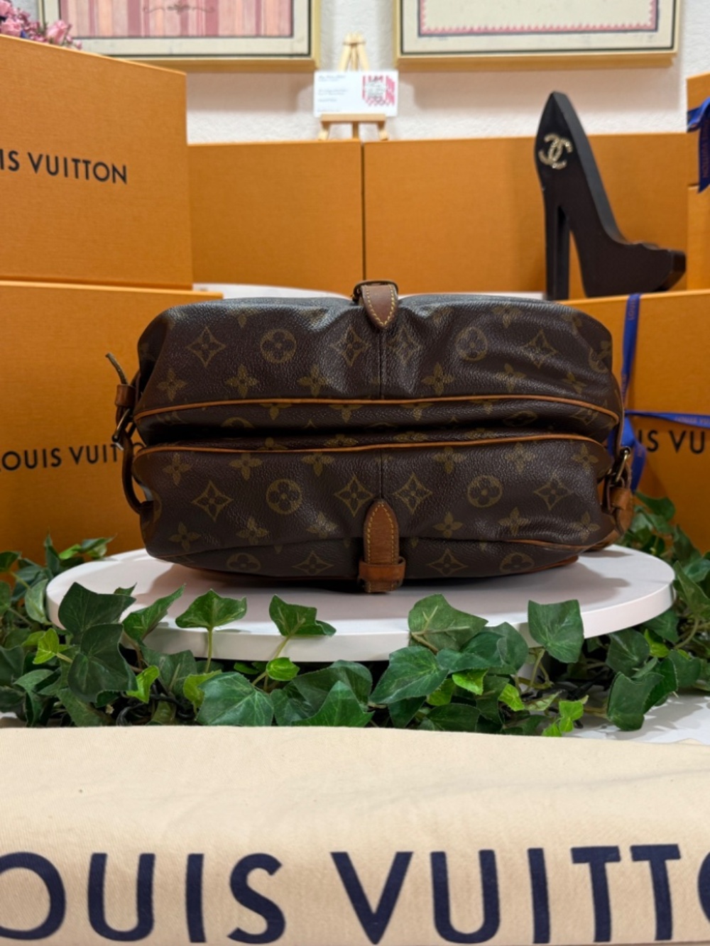 REGAL LOUIS VUITTON MONOGRAM MM CROSSBODY BAG! - Picture 12 of 17
